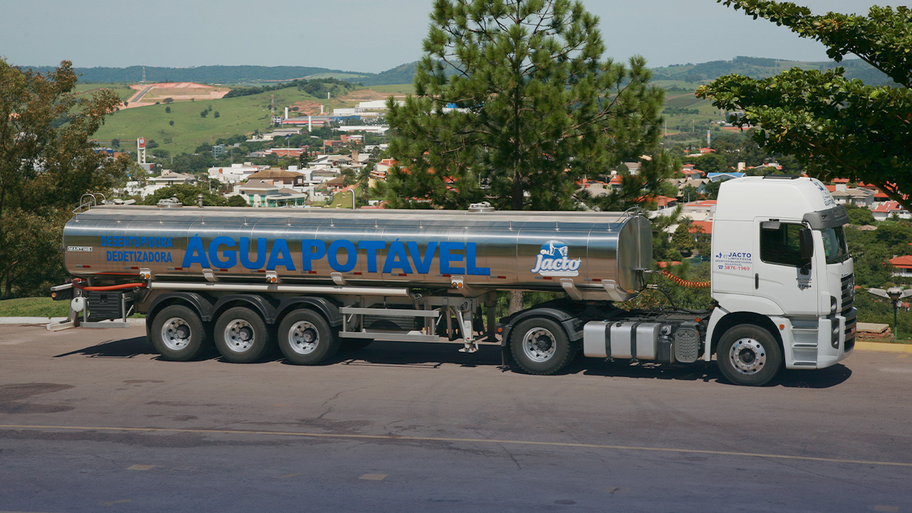 caminhão pipa pra encher piscina