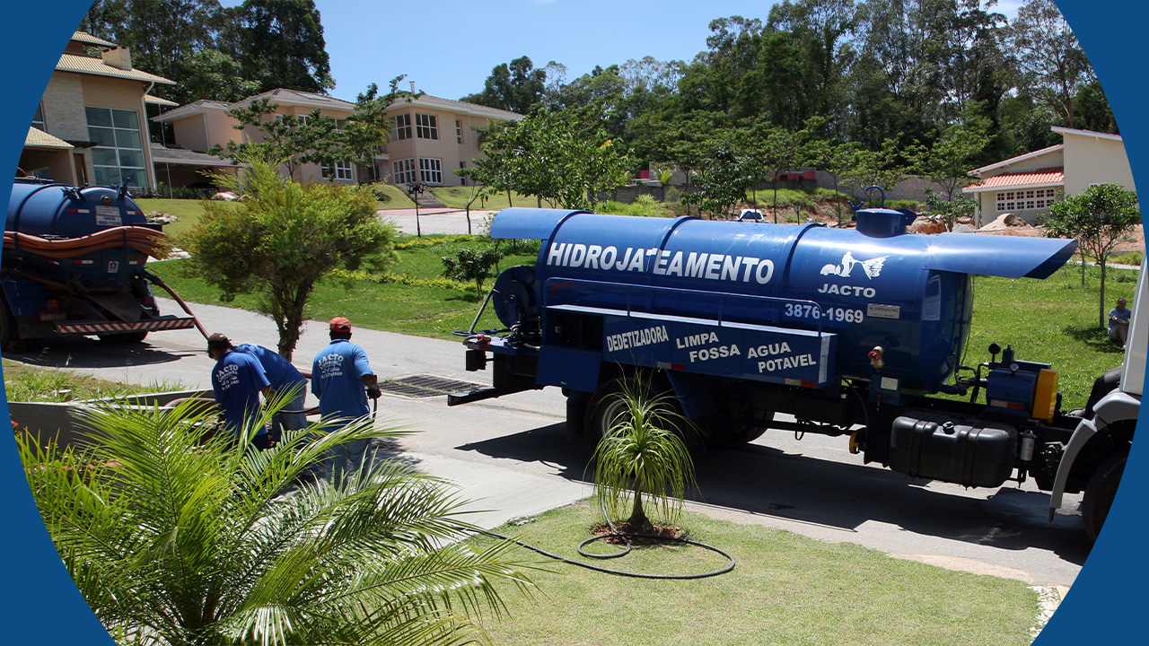 Serviço combinado de limpa fossa e desentupidora em Vinhedo - JACTO Saneamento